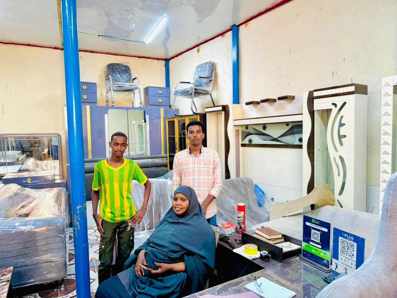 Market vendor accepting mobile payments